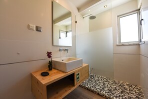 Hair dryer, towels