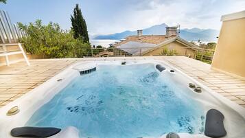 Idromassaggio all'aperto