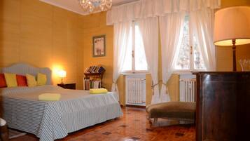 3 bedrooms, iron/ironing board, travel crib, free WiFi