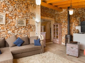 Télévision, cheminée