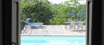 Farmhouse with swimming pool in the green countryside of Monferrato astigiano.