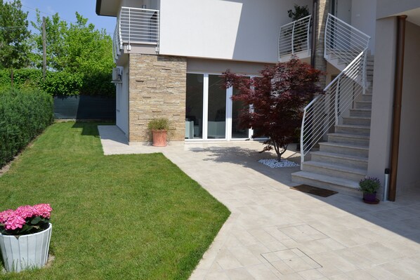 Exterior - Villa in Montegrotto Terme, convenient to Padua, Venice and Verona (Montegrotto Terme)