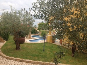 Property grounds - Luxury villa with private swimming pool near Carvoeiro (Carvoeiro)