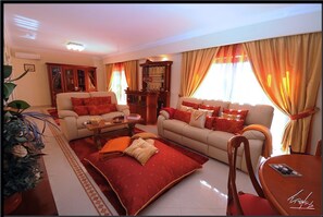 TV - Luxury villa with private swimming pool near Carvoeiro (Carvoeiro)