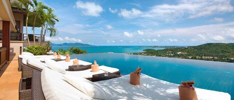 5 Bedrooms Villa with Private Pool | Terrace/patio