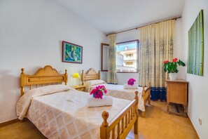 3 chambres, fer et planche Ă repasser, Wi-Fi gratuit, draps fournis