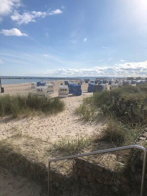 Beach nearby - Holiday house with fireplace, near the beach, dogs welcome (Ostseebad Damp)