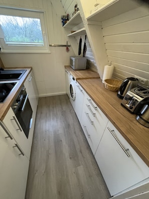 Refrigerador, microondas, horno, placa de cocina