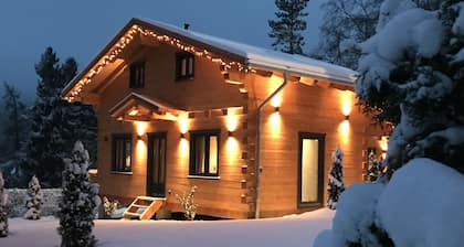 5 * Blockhäuser mit Sauna, Kamin, Terrasse, Grill usw. im Alpen - Chalet-Stil
