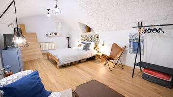 1 bedroom, iron/ironing board, WiFi, bed sheets