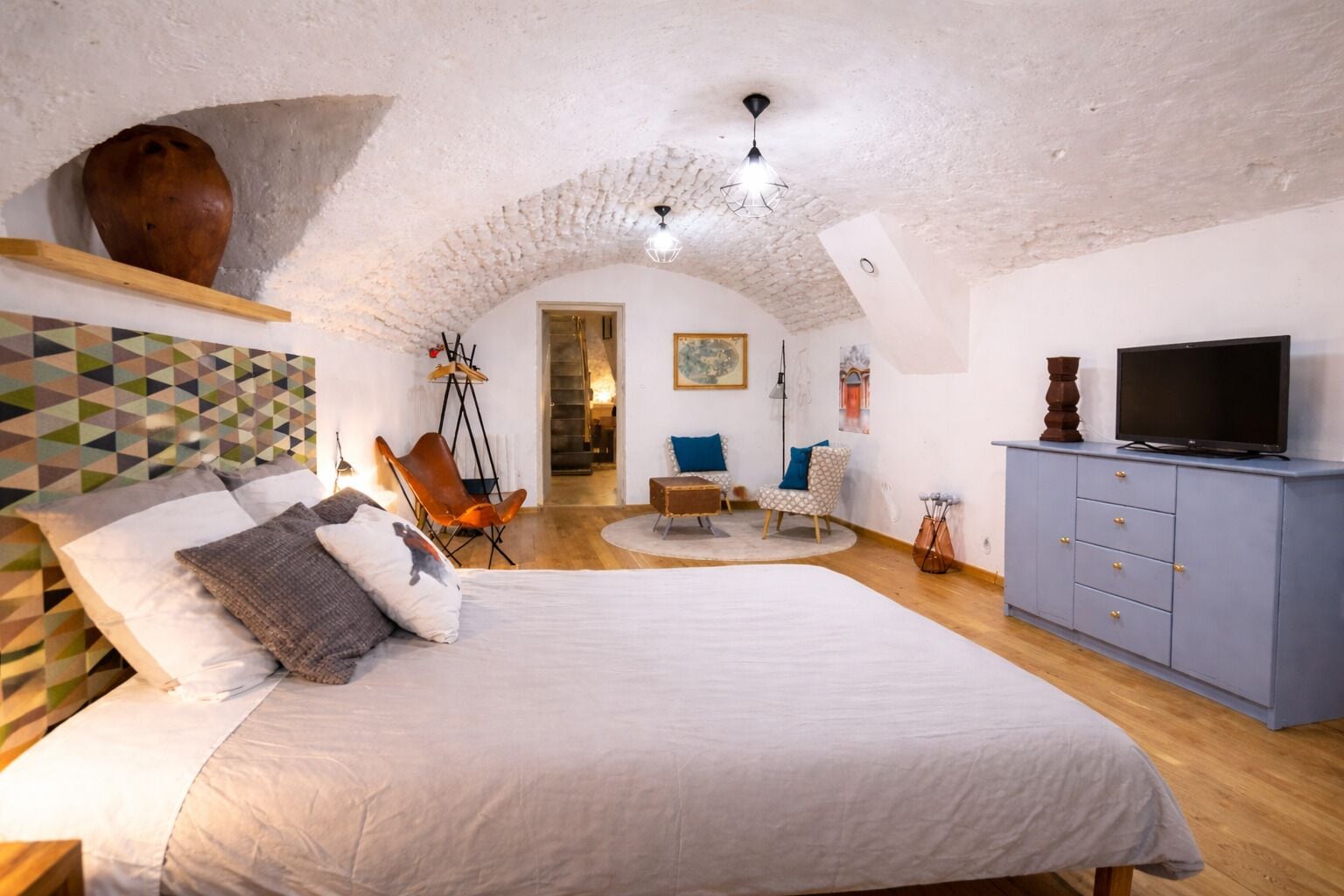 1 habitación, tabla de planchar con plancha, wifi y ropa de cama 