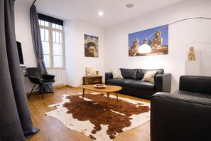 Télévision, chaîne hi-fi