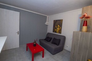 Living area - bottom of independent villa (Le Gosier)