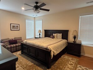 6 bedrooms, iron/ironing board, free WiFi