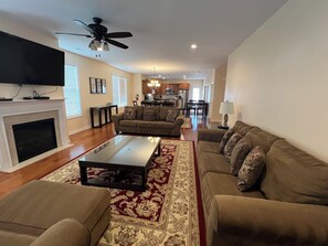Smart TV, DVD player - Spacious House Private Pool Ocean View 2 Decks 4 King Bed close to Ocean  (Wildwood Crest)