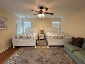 6 bedrooms, iron/ironing board, free WiFi - Spacious House Private Pool Ocean View 2 Decks 4 King Bed close to Ocean  (Wildwood Crest)