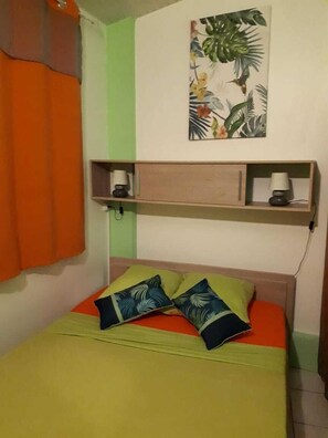 2 bedrooms, in-room safe, iron/ironing board, WiFi - Ô Fil de l'Eau: Ô Ti Ka / Between mountain and river / Wifi, air conditioning: 2 to 4 people (POINTE-NOIRE)