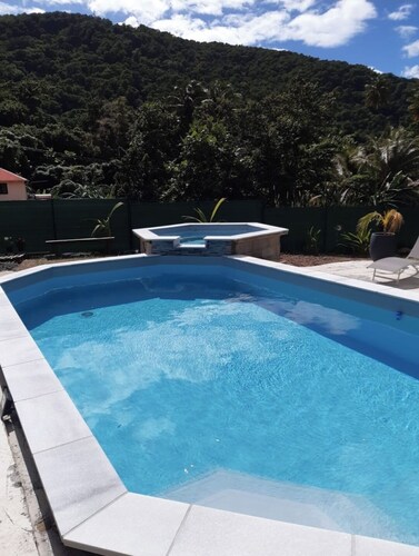 Ô Fil de l'Eau : Ô Ti Ka / Entre montagne et rivière/Wifi, clim: 2 à 4 personnes