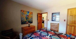 2 bedrooms, WiFi, bed sheets - Close to Lifts | WiFi | Snowfire 207A (Angel Fire)