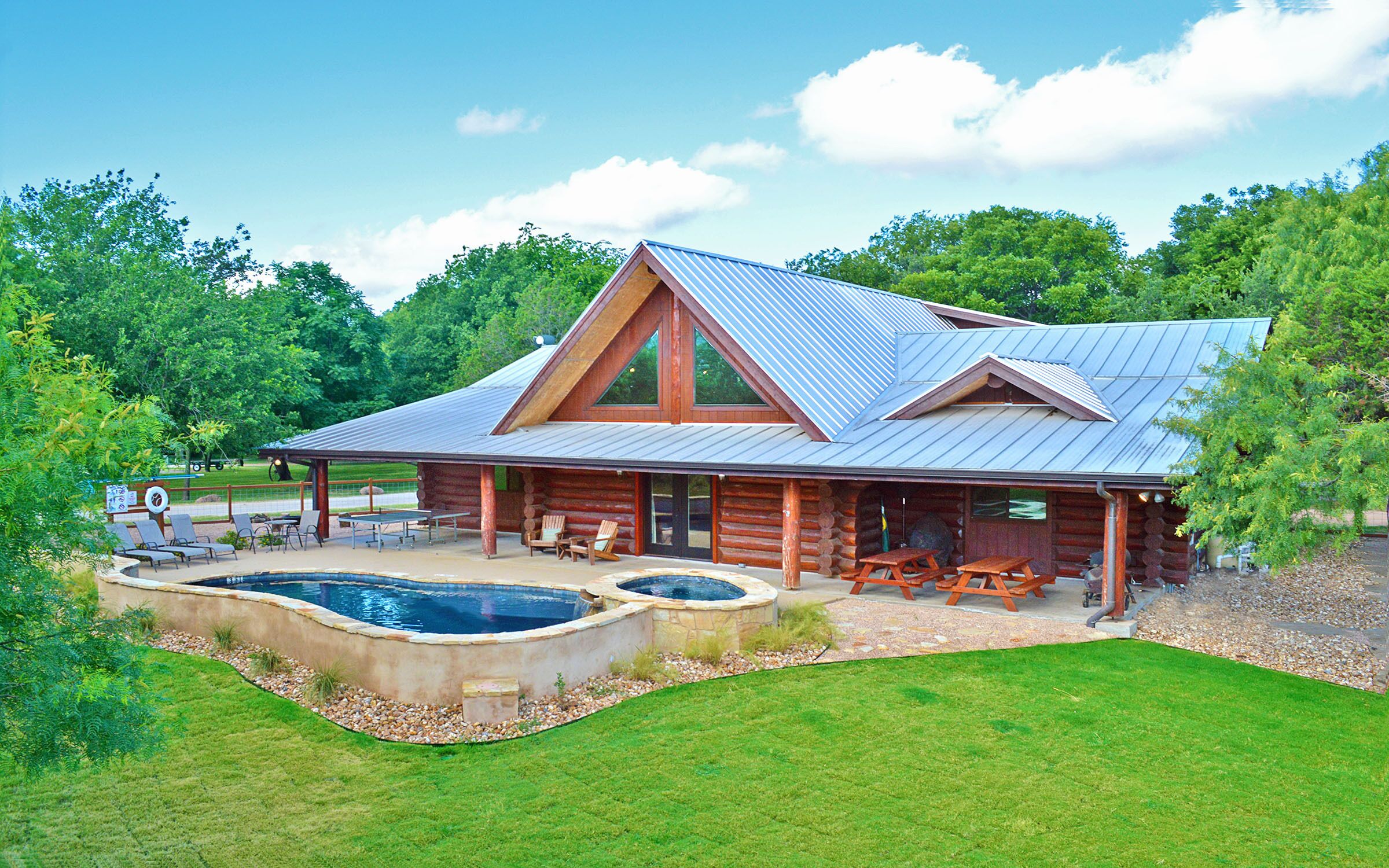 المنشأة من الخارج