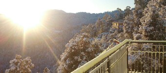Vakker utsikt over fjellene, fantastisk følelse full av natur.