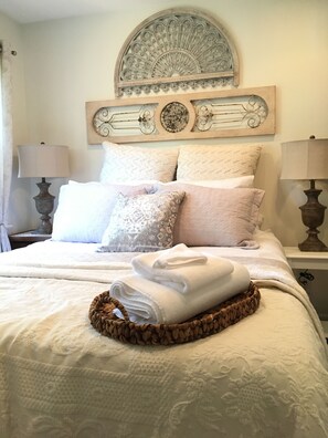 4 habitaciones, tabla de planchar con plancha, wifi y ropa de cama 