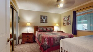 1 bedroom, WiFi, bed sheets - Close to Lifts | Fireplace | WiFi | Wren 203 (Angel Fire)