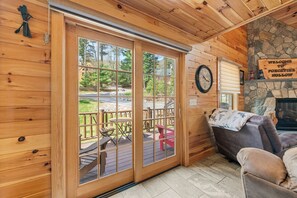Interior - 4th of July weekend still OPEN! Come stay and enjoy Bridgton Comm Celebration! (Bridgton)