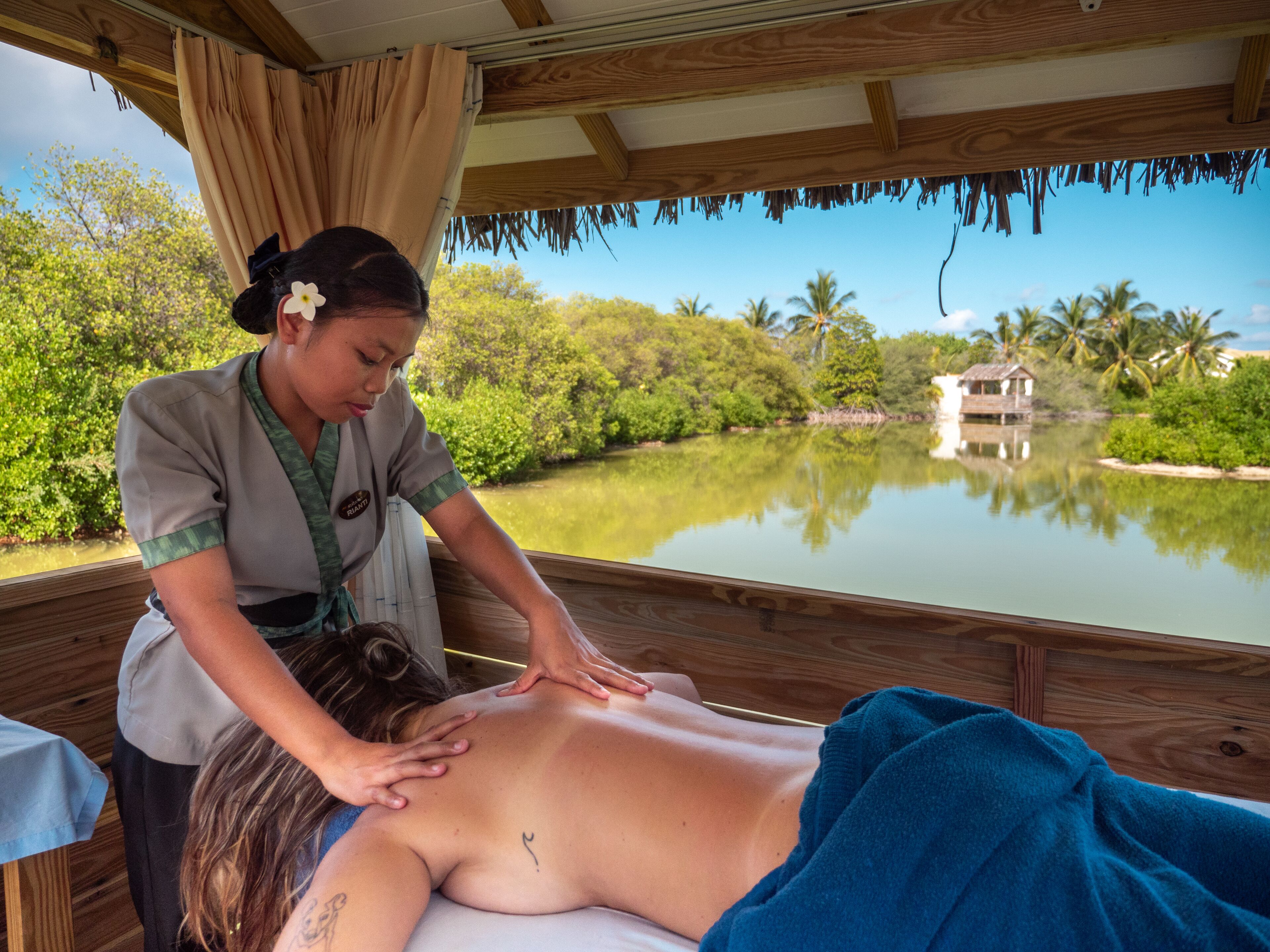 Couples treatment room(s), sauna, hot tub, steam room