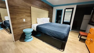 Familien-Suite, 2 Schlafzimmer | 1 Schlafzimmer, schallisolierte Zimmer, kostenloses WLAN, Bettwäsche