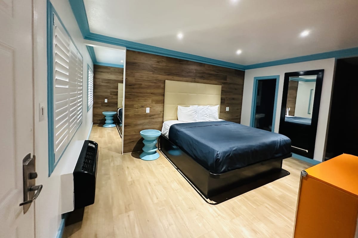 1 habitación, sistema de insonorización, wifi gratis y ropa de cama