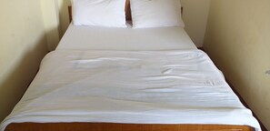 Habitación doble estándar, 1 cama Queen size, para no fumadores | Wifi gratis