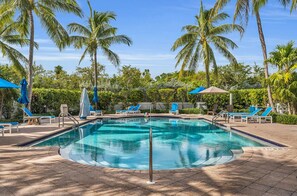 A heated pool - Coral Lagoon Resort and The Boathouse-Marathon FL (Marathon)