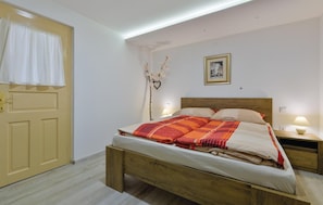 3 habitaciones, cuna de viaje, wifi gratis y ropa de cama 