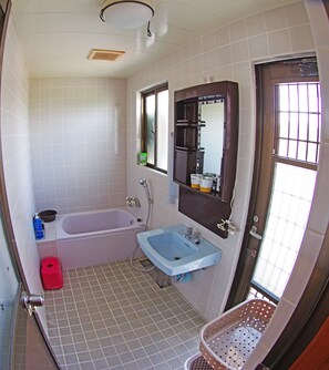 Bathroom - ease (Nakijin)