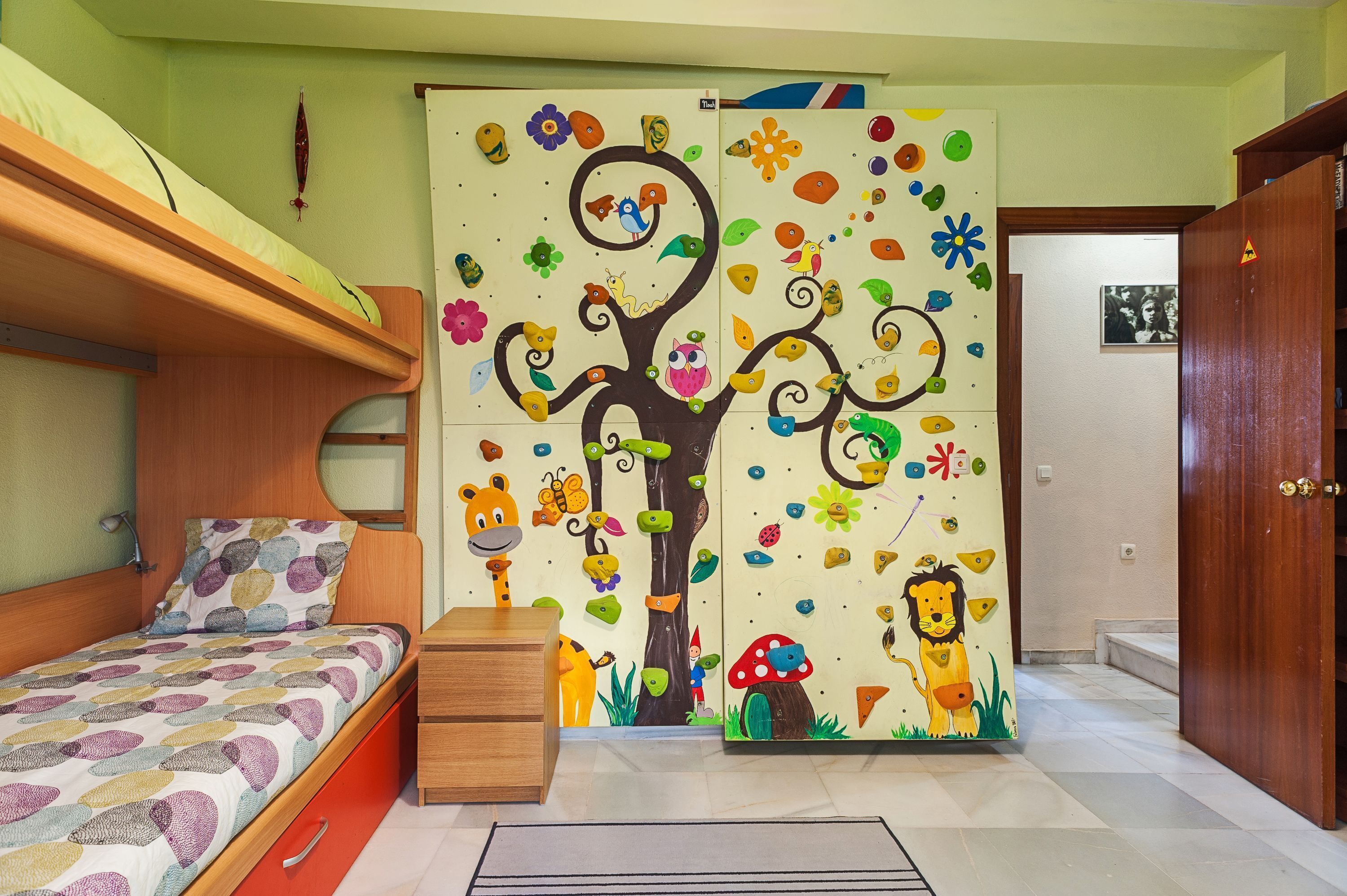 2 slaapkamers, een strijkplank/strijkijzer, gratis wifi, beddengoed