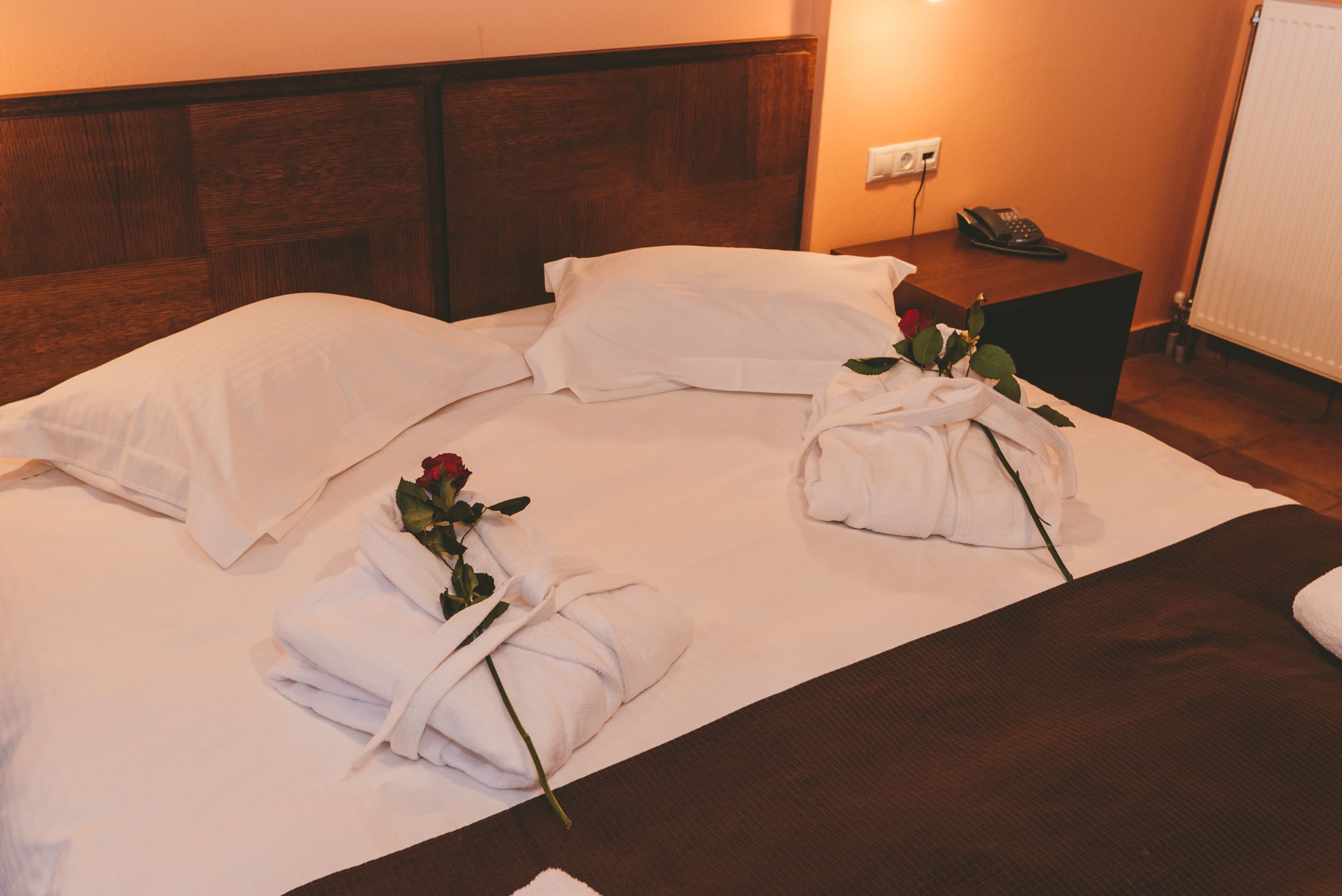 suite, fireplace, mountain view | premium bedding, down duvets, minibar, in-room safe