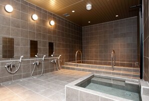 Public bath - HEARTS Capsule Hotel & Spa HAKATA (Fukuoka)