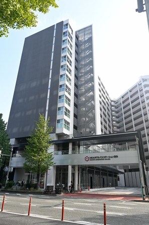 Exterior - HEARTS Capsule Hotel & Spa HAKATA (Fukuoka)