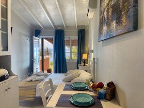 Schallisolierte Zimmer, kostenloses WLAN, Bettwäsche
