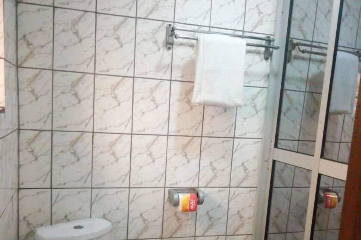 华丽客房 | 浴室 | 深泡浴缸、免费洗浴用品、拖鞋、坐浴桶