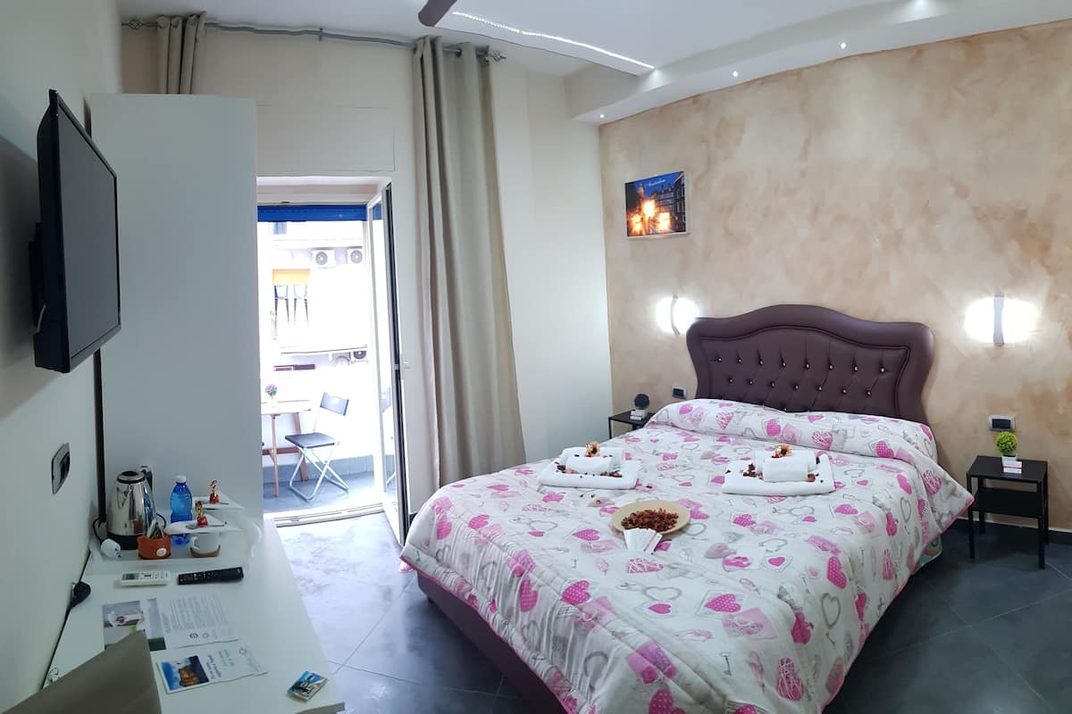 Comfort Townhome, Non Smoking | 1 bedroom, premium bedding, memory-foam beds, minibar