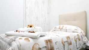 Ropa de cama de alta calidad, colchones con efecto memoria y minibar 