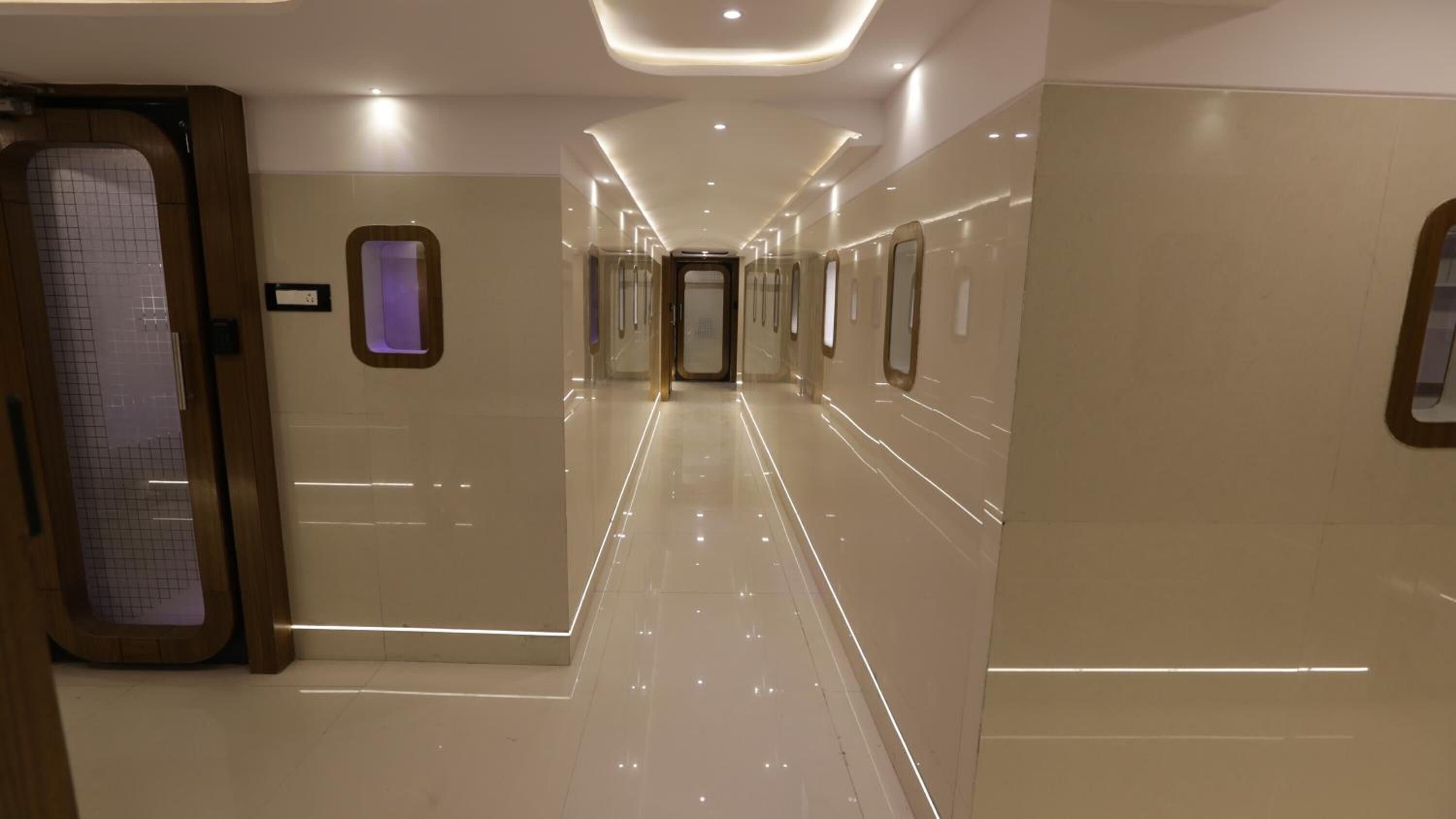 Photo - Qubestay Airport Capsule Hotel & Hostel