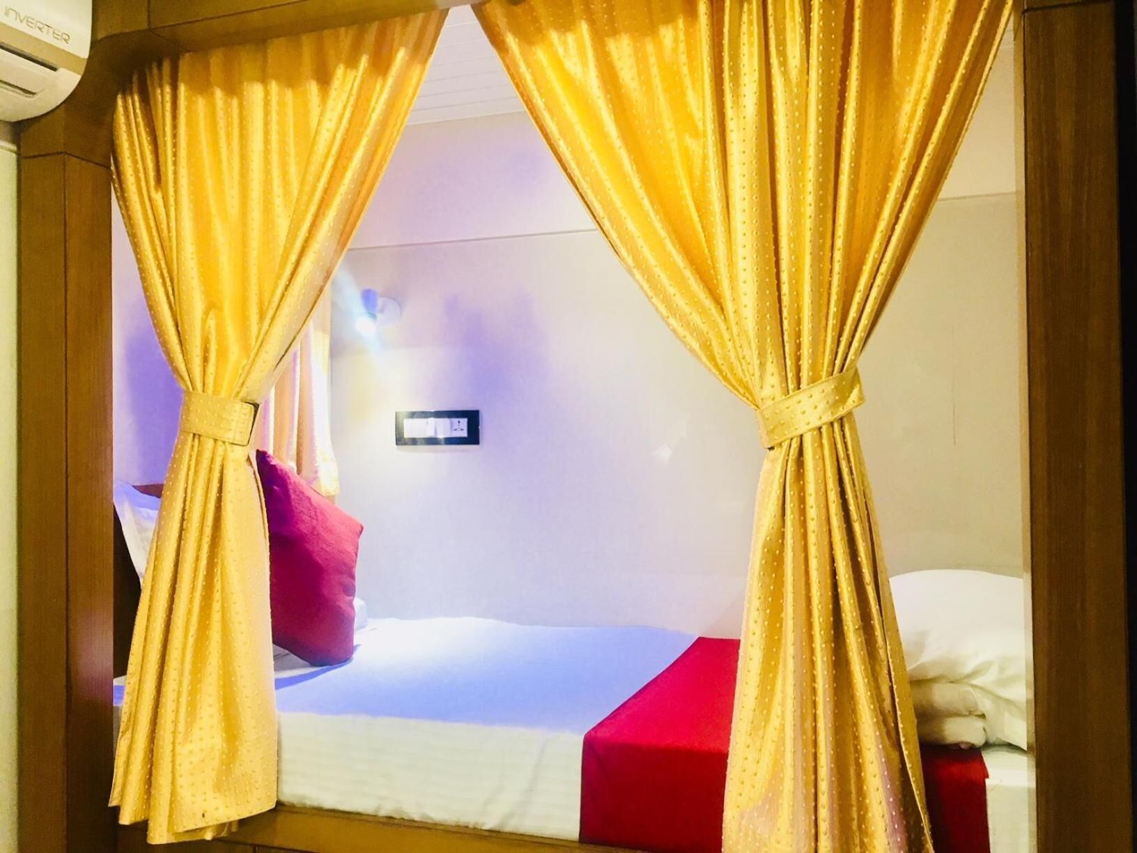 Photo - Qubestay Airport Capsule Hotel & Hostel