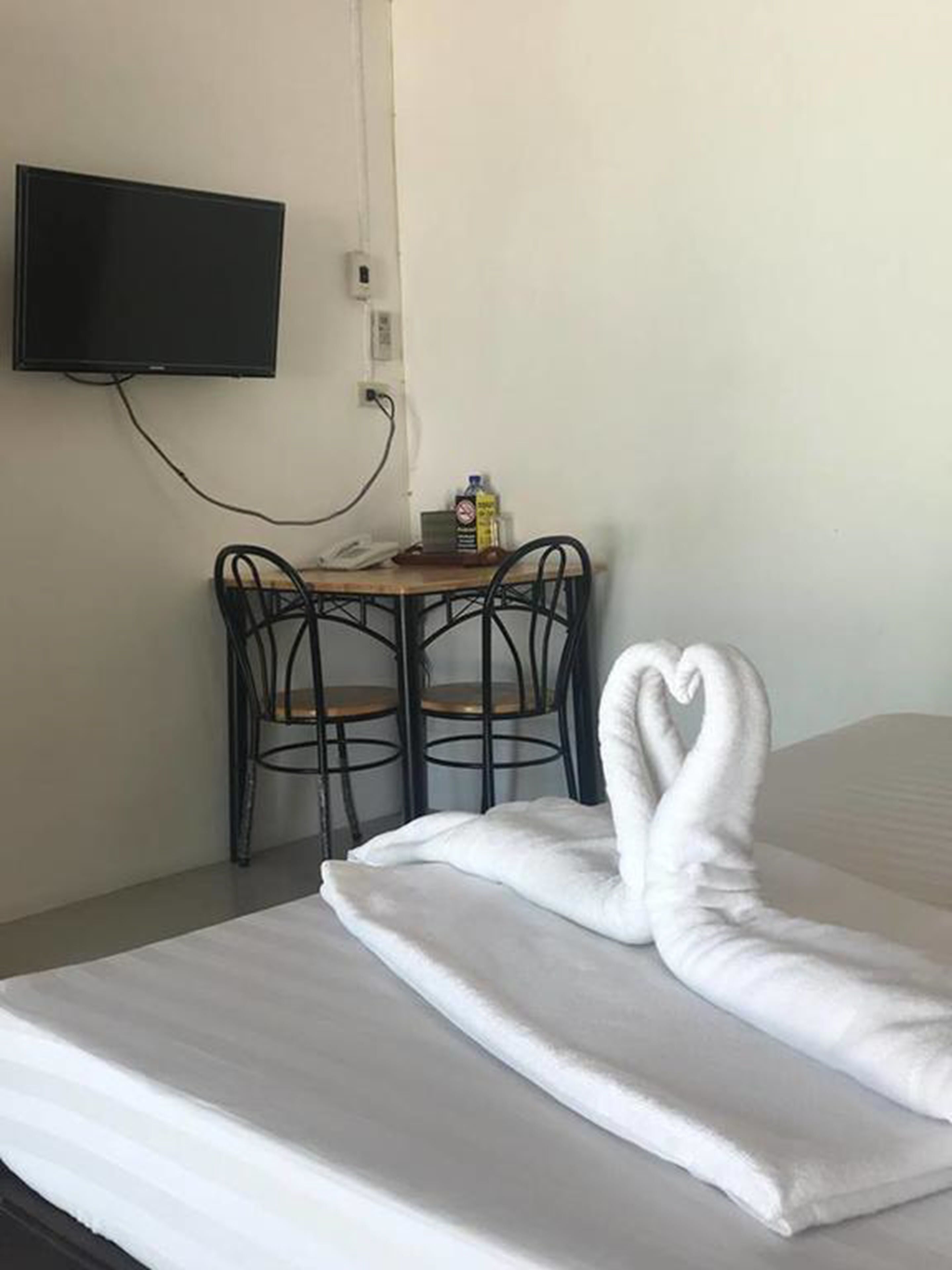 standard double room | room amenity