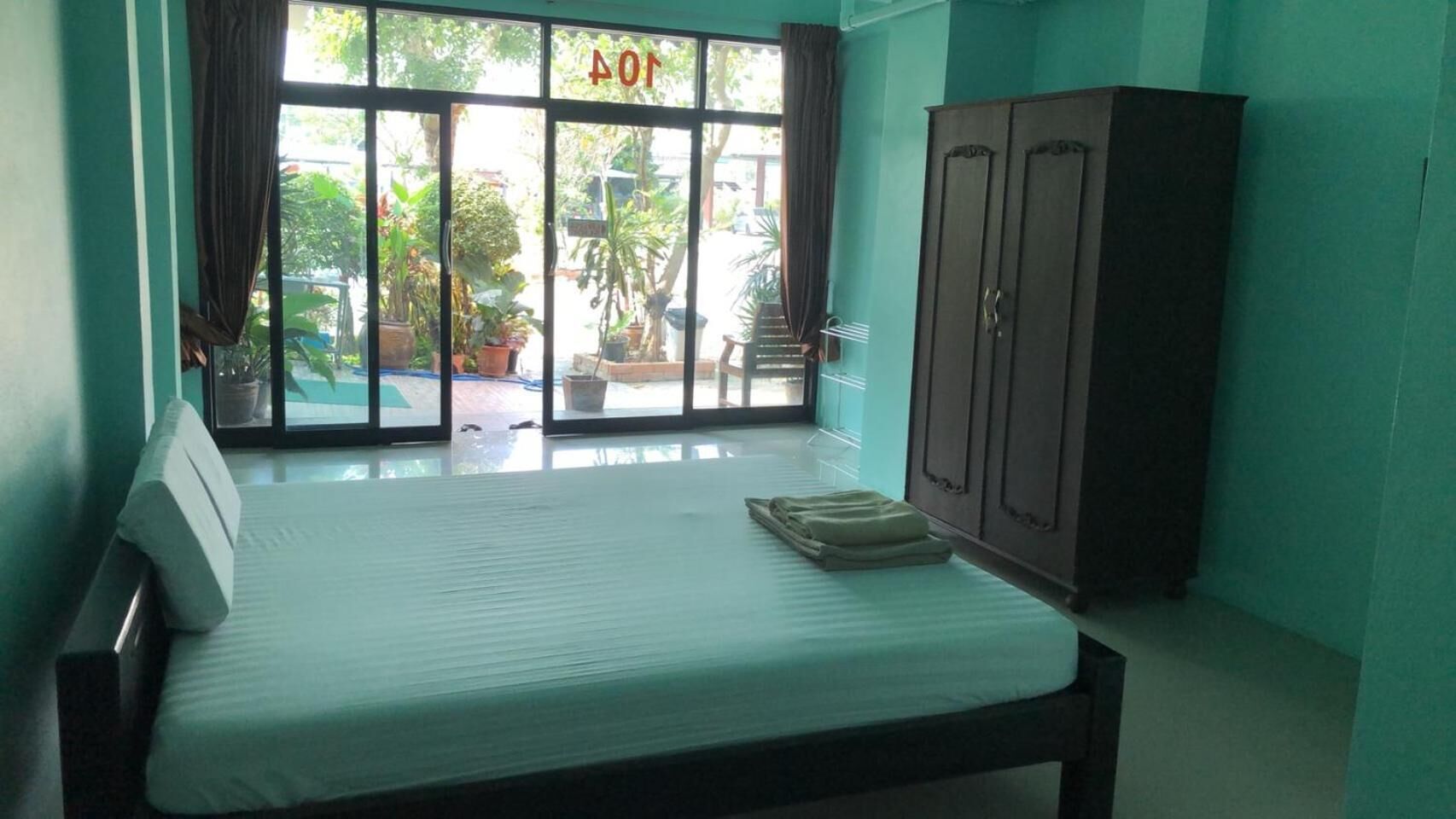 blackout curtains, free wifi, bed sheets