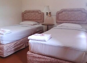 Rollaway beds, free WiFi