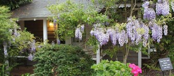 Hope and Glory Inn and Vineyard