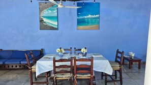 32-inch flat-screen TV with satellite channels, TV - Hotel Misión, Acapulco Centro (Acapulco)